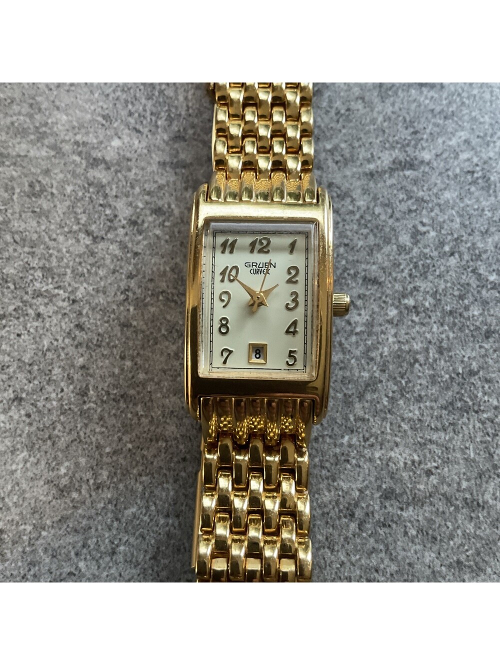 Vintage Gruen Curvex Womens Quartz Tank Watch 20mm Gold Tone Case GU2186 B-Z